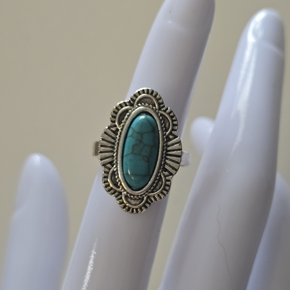 Turquoise Oval Stone Silver-Tone Statement Ring Size 6